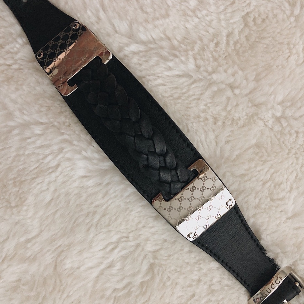 AUTHENTIC LIKE NEW Gucci leather cuff bracelet